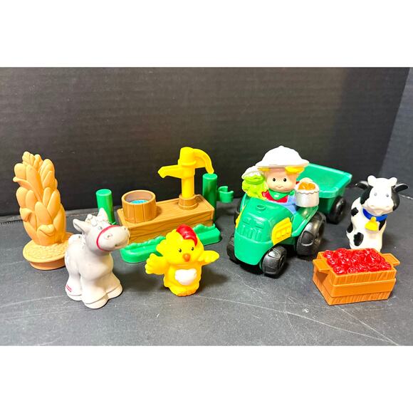 Fisher Price Little People Mini Farm Animals Tractor Wagon Corn Farmer water - Picture 1 of 6